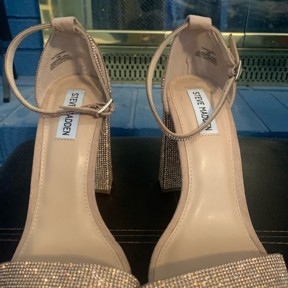 Steve Madden Rhinestone Heeled Sandals. Worn once for about 3hrs. - Picture 3 of 4